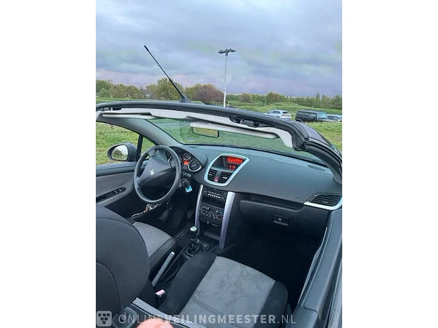 Peugeot 207 cc (cabrio) 1,6 liter (120 pk) uit 2008 - afbeelding 5 van  33