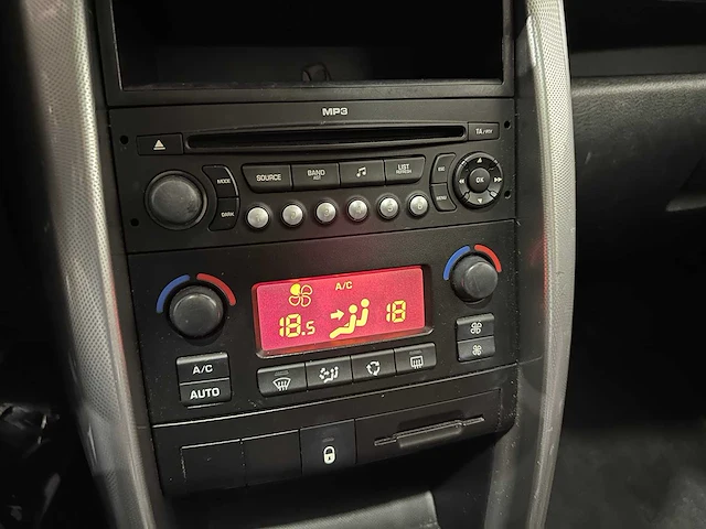 Peugeot 207 sw 1.4 vti xs 75-zr-ln - afbeelding 9 van  22