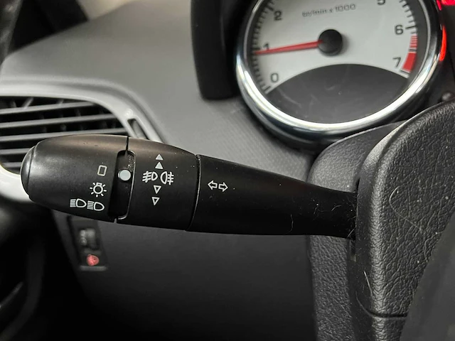Peugeot 207 sw 1.6 vti xs 120pk 2008, 70-zr-pp - afbeelding 14 van  37