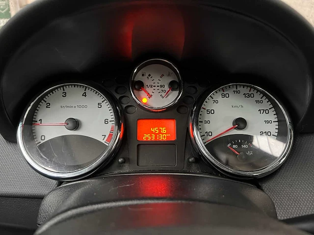 Peugeot 207 sw 1.6 vti xs 120pk 2008, 70-zr-pp - afbeelding 15 van  37