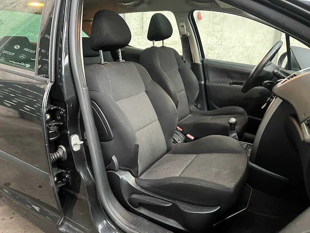 Peugeot 207 sw 1.6 vti xs 120pk 2008, 70-zr-pp - afbeelding 26 van  37