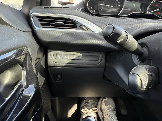 Peugeot 208 1 2i puretech allure,2015 - afbeelding 8 van  26