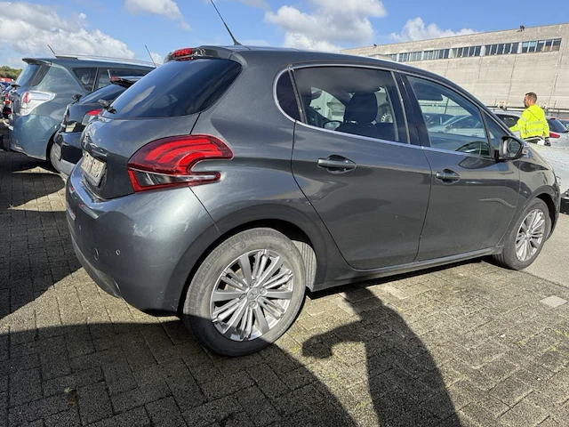 Peugeot 208 1 2i puretech allure,2015 - afbeelding 21 van  26