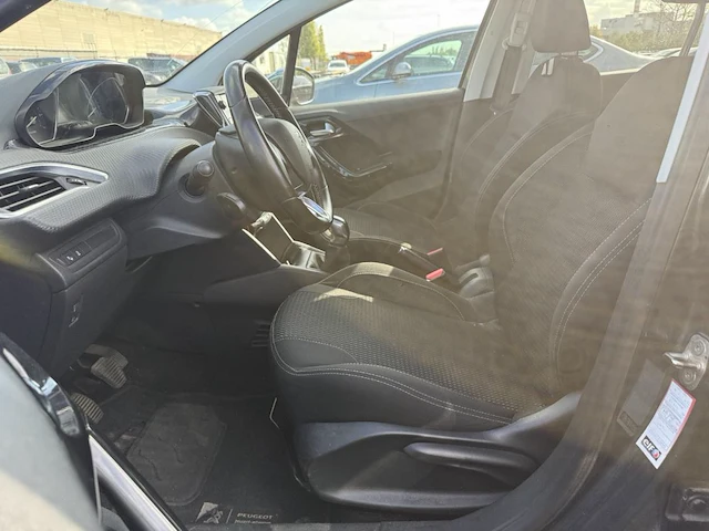 Peugeot 208 1 2i puretech allure,2015 - afbeelding 24 van  26
