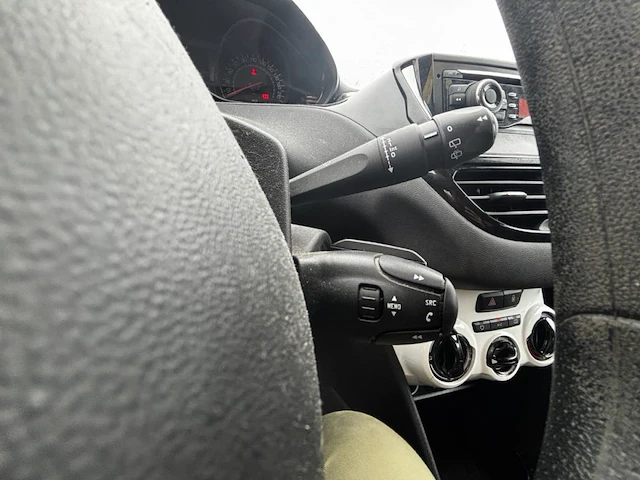Peugeot 208 1.0i like,2015 - afbeelding 6 van  28