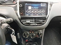 Peugeot 208 1.2 puret. signature, ; xv-849-t - afbeelding 3 van  18