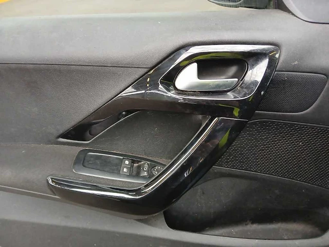 Peugeot 208 1.2 puret. signature, ; xv-849-t - afbeelding 6 van  18