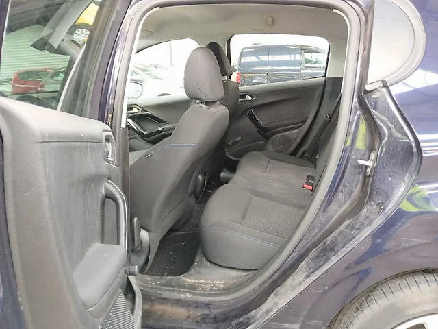 Peugeot 208 1.2 puret. signature, ; xv-849-t - afbeelding 15 van  18