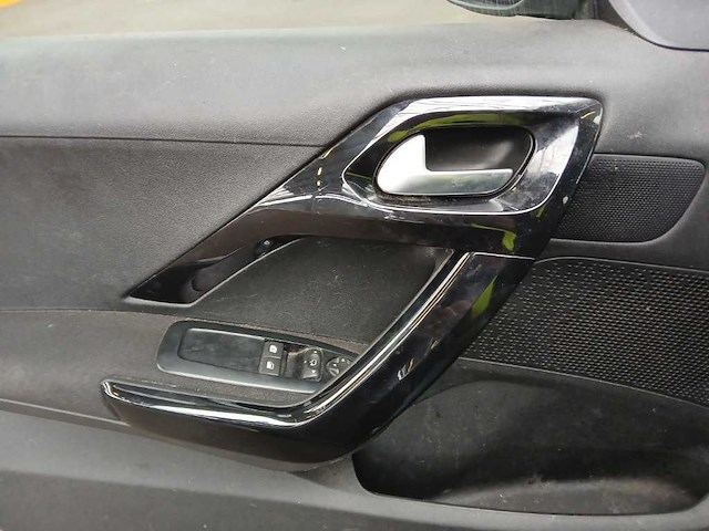 Peugeot 208 1.2 puret. signature, ; xv-849-t - afbeelding 6 van  18