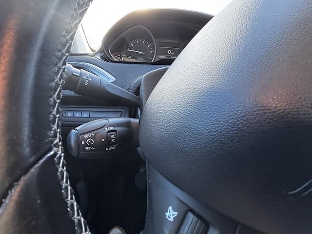 Peugeot 208 1.2 puretech allure s&s,2015 - afbeelding 8 van  27