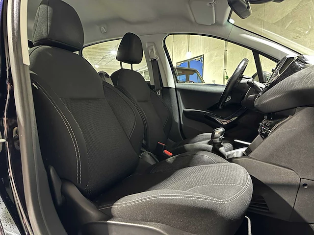 Peugeot 208 1.2 puretech blue lease executive 82pk 2018, sz-856-b - afbeelding 31 van  40