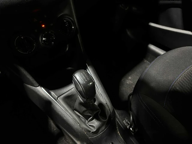 Peugeot 208 1.2 puretech signature 83pk 2019, xr-330-v - afbeelding 18 van  40