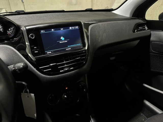 Peugeot 208 1.2 puretech signature 83pk 2019, xr-330-v - afbeelding 19 van  40