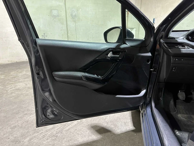 Peugeot 208 1.2 puretech signature 83pk 2019, xr-330-v - afbeelding 21 van  40