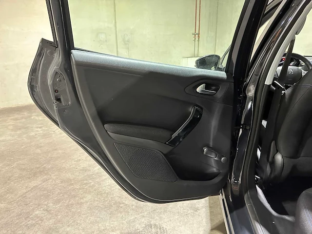 Peugeot 208 1.2 puretech signature 83pk 2019, xr-330-v - afbeelding 24 van  40