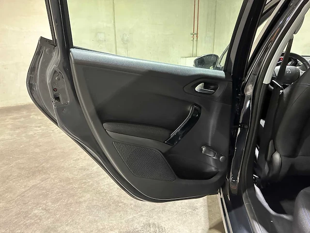 Peugeot 208 1.2 puretech signature 83pk 2019, xr-330-v - afbeelding 25 van  40