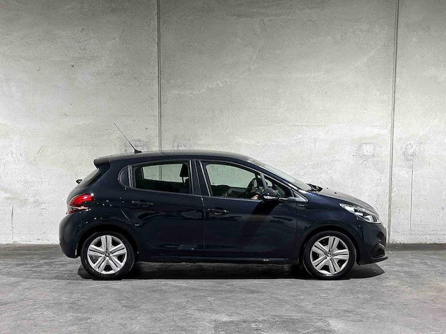 Peugeot 208 1.2 puretech signature 83pk 2019, xr-330-v - afbeelding 39 van  40
