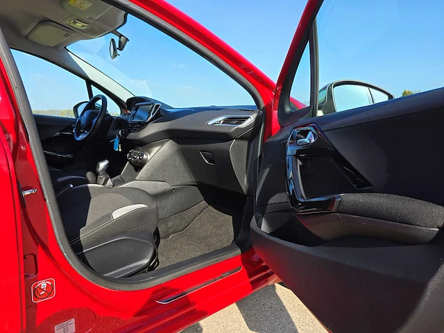 Peugeot 208 1.2 puretech style, gh-920-b - afbeelding 2 van  37