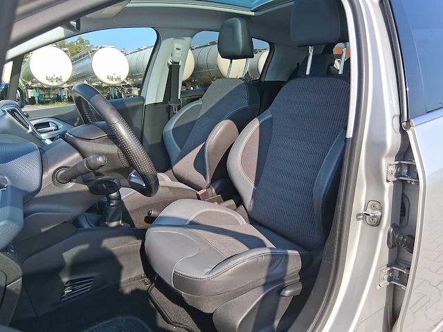 Peugeot 208 1.2 turbo allure 2015 | gv-650-j - afbeelding 2 van  31