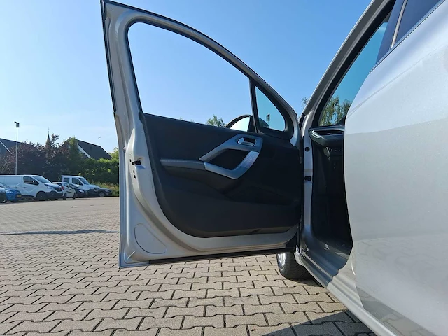 Peugeot 208 1.2 turbo allure 2015 | gv-650-j - afbeelding 6 van  31