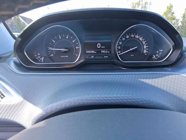Peugeot 208 1.2 turbo allure 2015 | gv-650-j - afbeelding 7 van  31