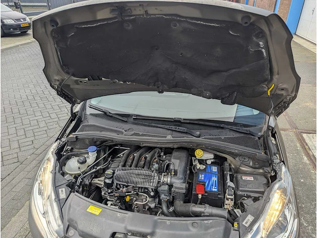 Peugeot 208 1.2 turbo style car 2015 | 8-zjb-97 - afbeelding 7 van  26