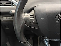 Peugeot 208 1.2 turbo style car 2015 | 8-zjb-97 - afbeelding 10 van  26