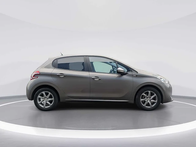 Peugeot 208 1.2 turbo style car 2015 | 8-zjb-97 - afbeelding 23 van  26