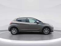 Peugeot 208 1.2 turbo style car 2015 | 8-zjb-97 - afbeelding 23 van  26