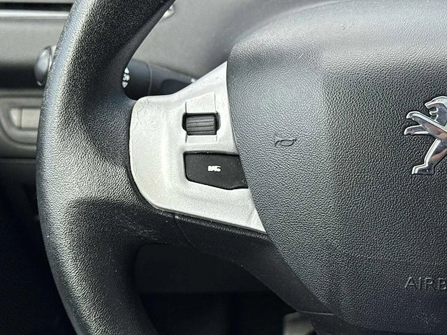 Peugeot 208 1.2 vti active - 2012 | 20-xvh-7 - afbeelding 8 van  26