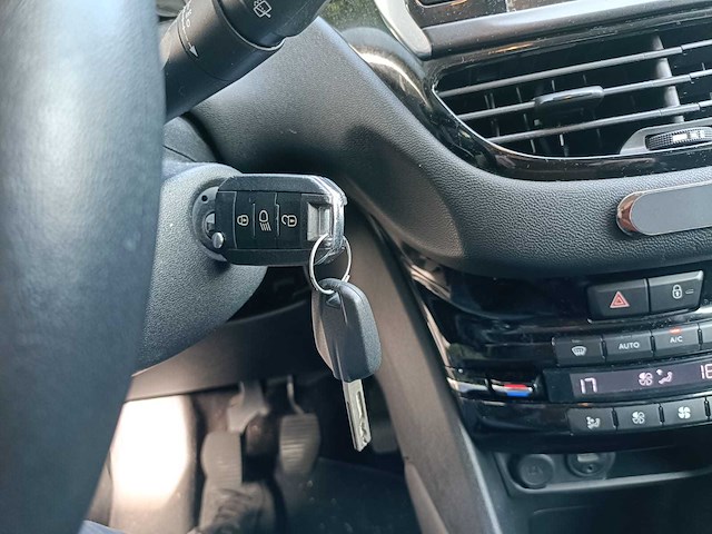 Peugeot 208 1.2 vti active , 63-xsg-6 - afbeelding 3 van  21