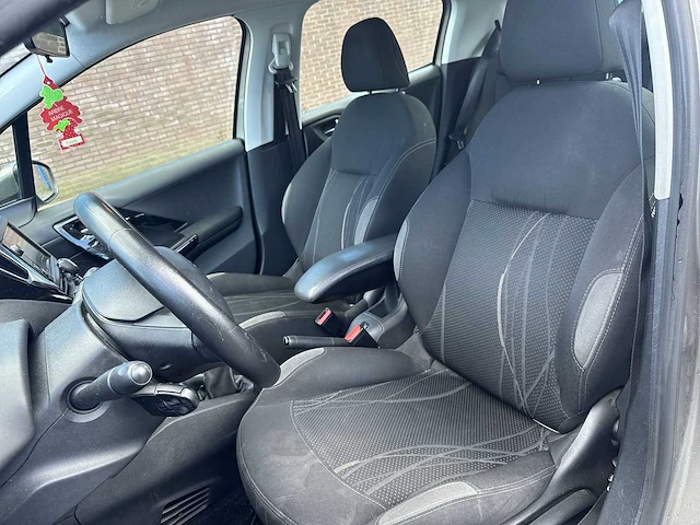 Peugeot 208 1.2 vti active car 2012 | 84-xzz-3 - afbeelding 2 van  24