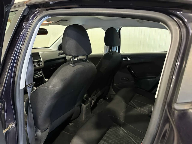 Peugeot 208 1.2 vti envy 6-txt-04 - afbeelding 2 van  24