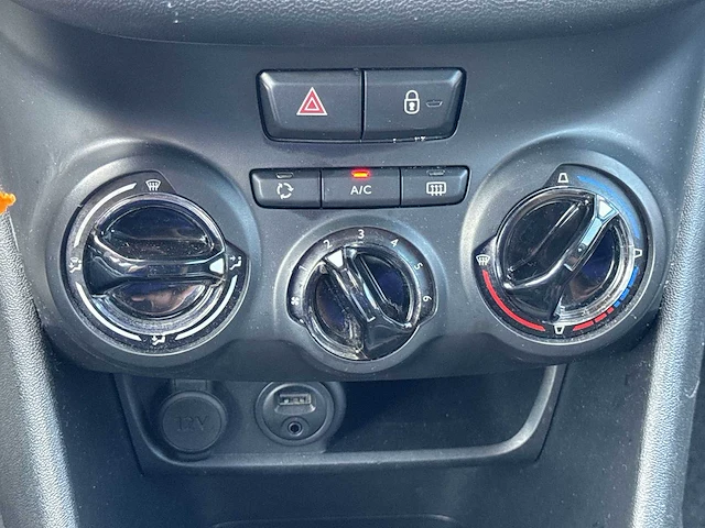 Peugeot 208 1.2 vti sport - 2012 | 20-xvh-7 - afbeelding 13 van  26