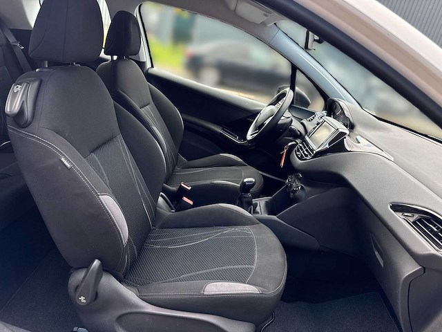 Peugeot 208 1.2 vti sport - 2012 | 20-xvh-7 - afbeelding 18 van  26