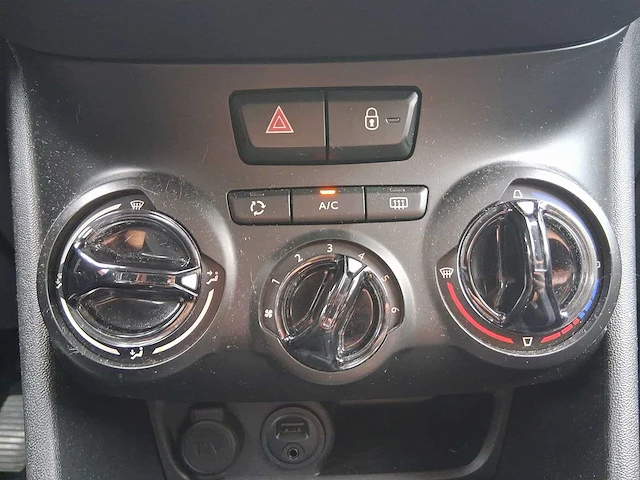 Peugeot 208 1.2 vti style 2014 | 6-xgk-89 - afbeelding 15 van  32