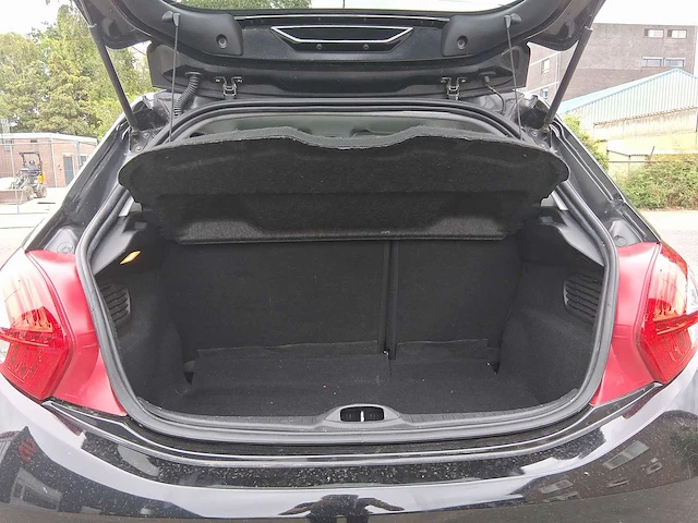 Peugeot 208 1.2 vti style 2014 | 6-xgk-89 - afbeelding 18 van  32