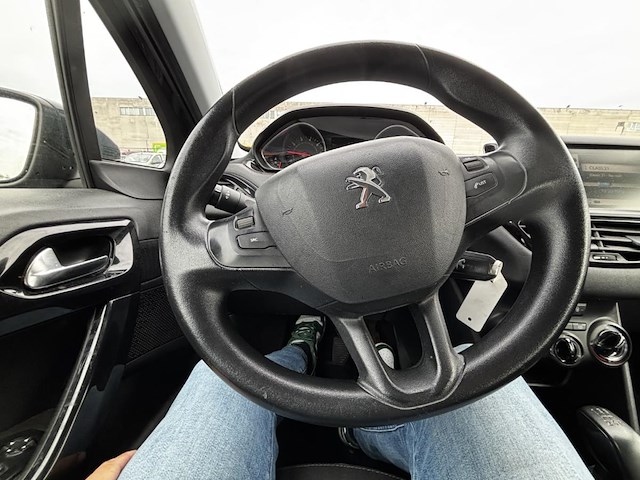 Peugeot 208 1.2i active, 2014 - afbeelding 7 van  33