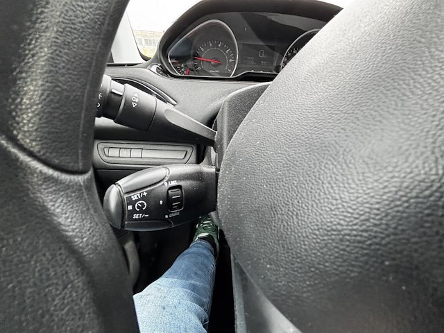 Peugeot 208 1.2i active, 2014 - afbeelding 8 van  33