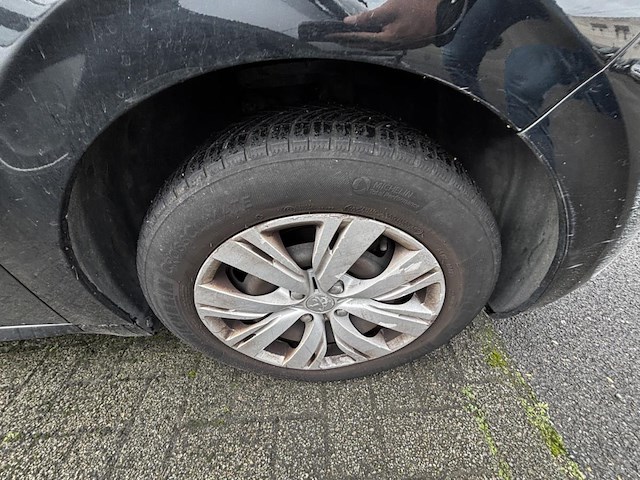 Peugeot 208 1.2i active, 2014 - afbeelding 18 van  33