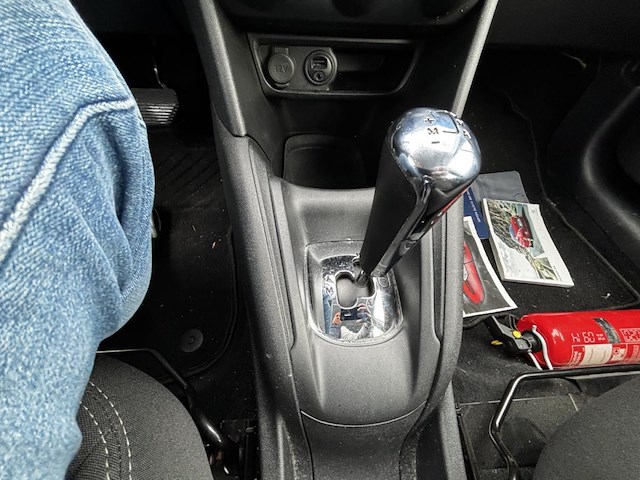 Peugeot 208 1.2i active stt etg 82 at, 2014 - afbeelding 5 van  31