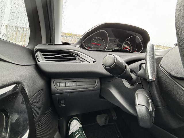 Peugeot 208 1.2i active stt etg 82 at, 2014 - afbeelding 11 van  31