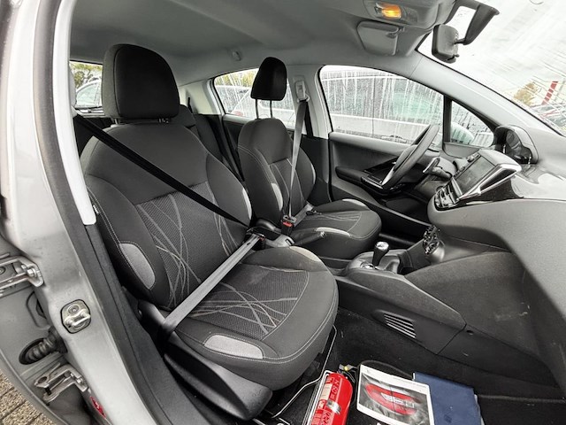 Peugeot 208 1.2i active stt etg 82 at, 2014 - afbeelding 17 van  31