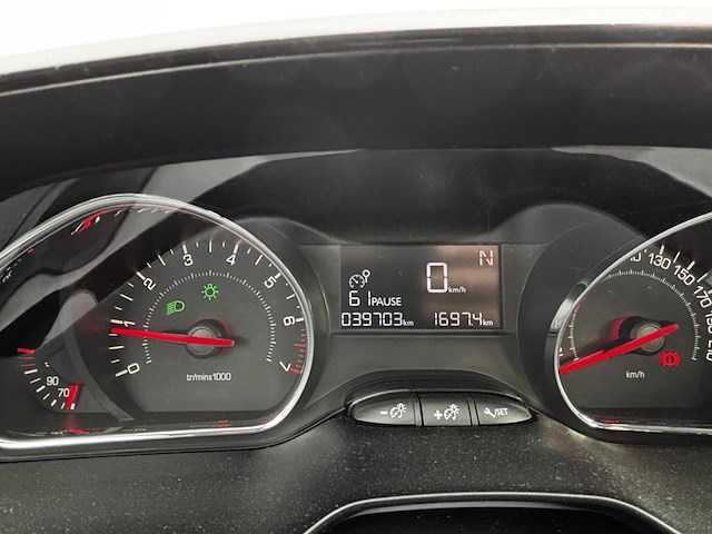 Peugeot 208 1.2i active stt etg 82 at, 2014 - afbeelding 31 van  31