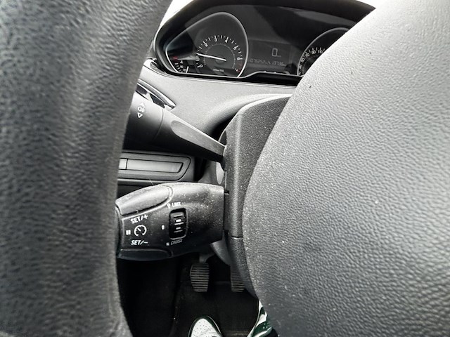 Peugeot 208 1.2i puretech active, 2016 - afbeelding 9 van  33