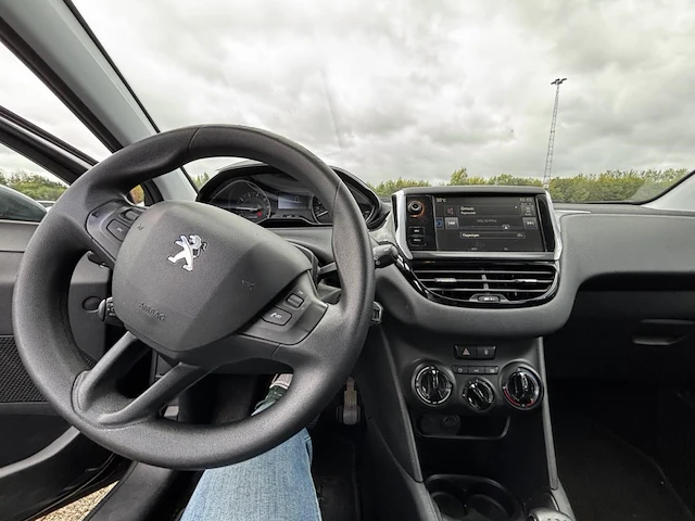 Peugeot 208 1.2i puretech active,2015 - afbeelding 2 van  38