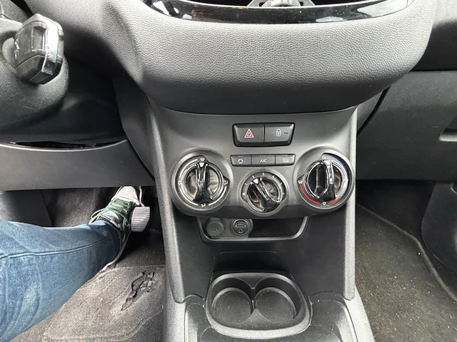 Peugeot 208 1.2i puretech active,2015 - afbeelding 4 van  38