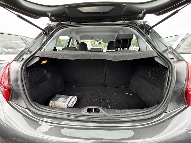 Peugeot 208 1.2i puretech active,2015 - afbeelding 11 van  38