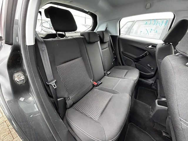 Peugeot 208 1.2i puretech active,2015 - afbeelding 13 van  38