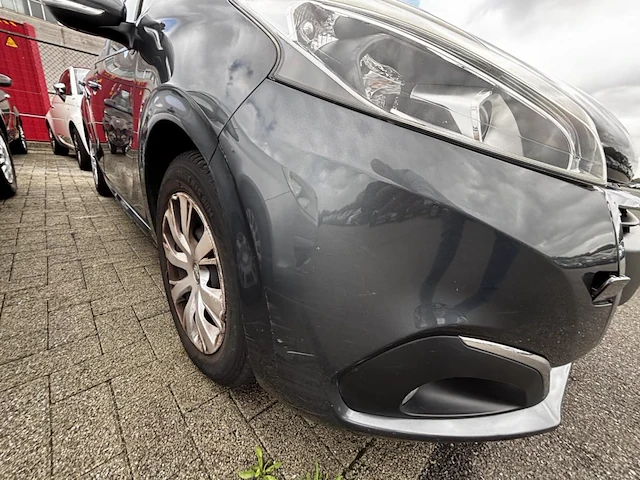 Peugeot 208 1.2i puretech active,2015 - afbeelding 19 van  38